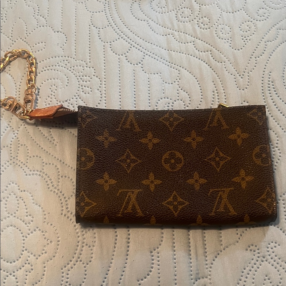 Louis Vuitton Bucket Bag Pouch